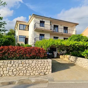 apartman-marko-2.primorje-gorskikotar.com/