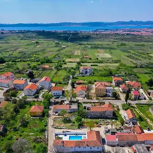 Mare - With Heated Pool Villa